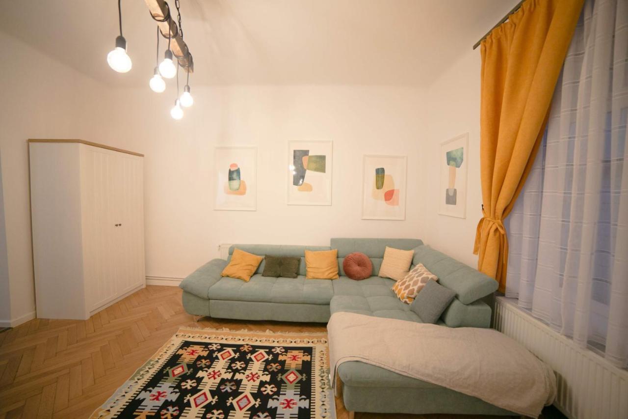 Jasmine Serenity Apartment - Central, Behind Black Church บราชอฟ ภายนอก รูปภาพ