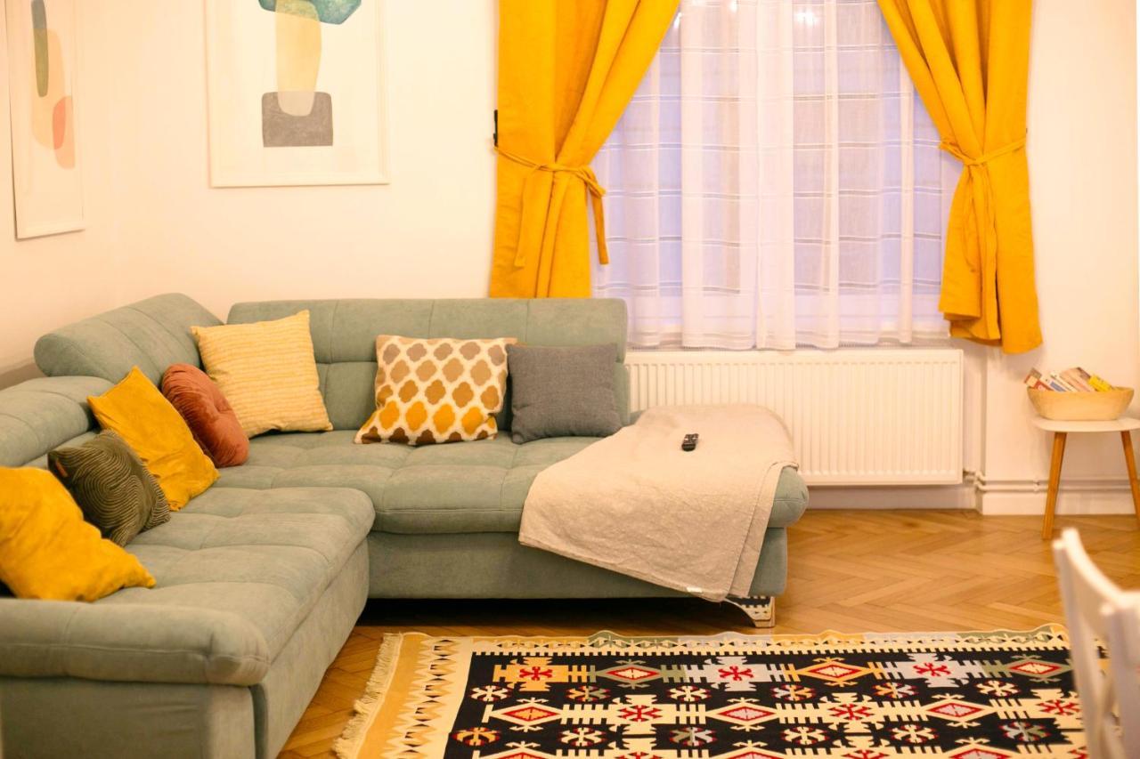 Jasmine Serenity Apartment - Central, Behind Black Church บราชอฟ ภายนอก รูปภาพ