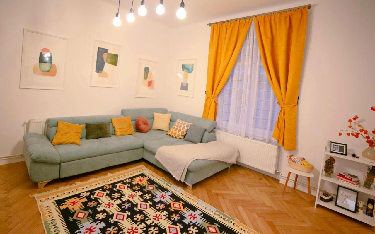Jasmine Serenity Apartment - Central, Behind Black Church บราชอฟ ภายนอก รูปภาพ