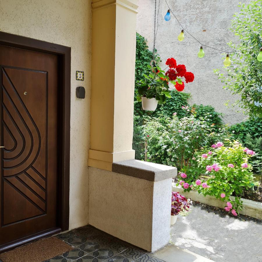 Jasmine Serenity Apartment - Central, Behind Black Church บราชอฟ ภายนอก รูปภาพ