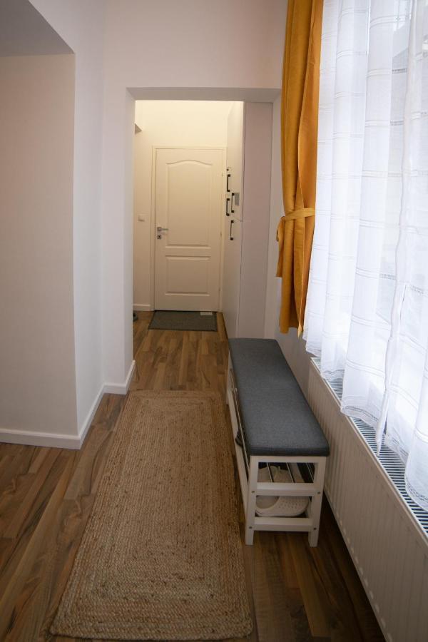 Jasmine Serenity Apartment - Central, Behind Black Church บราชอฟ ภายนอก รูปภาพ